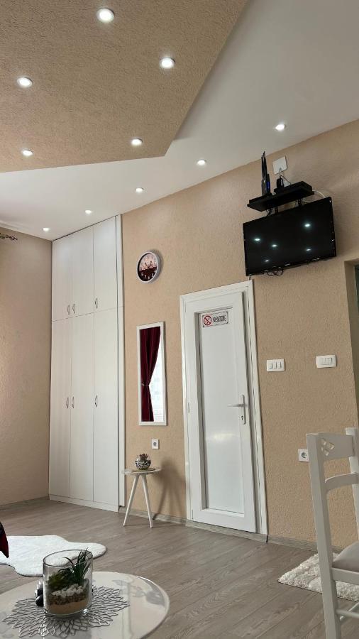 Apartment Downtown Ποντγορίτσα Εξωτερικό φωτογραφία